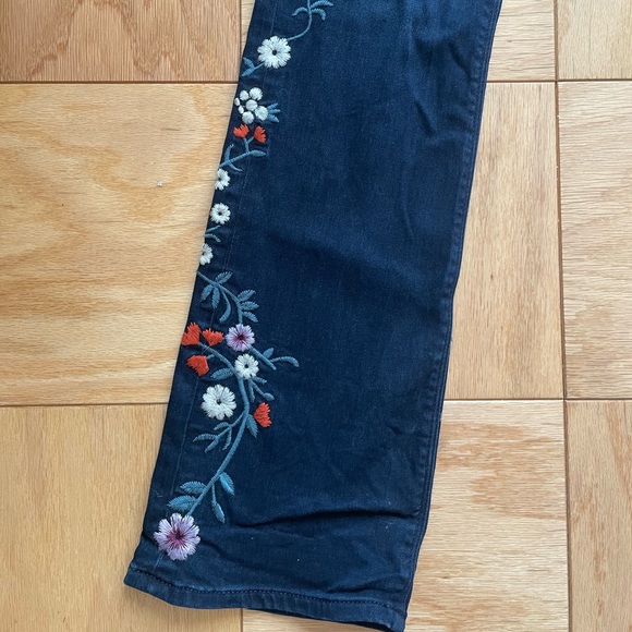 Embroidered Jeans - Picture 3 of 8